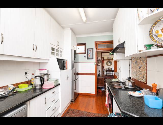 3 BEDROOM APARTMENT FOR SALE IN GLENWOOD